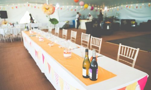 poleadion-marquee-and-head-table